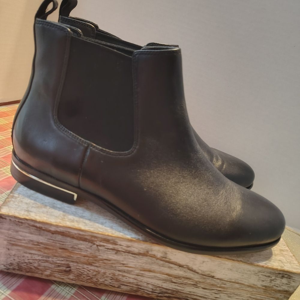 Talbots Black Leather Ankle Boots Size 8.5  A1
